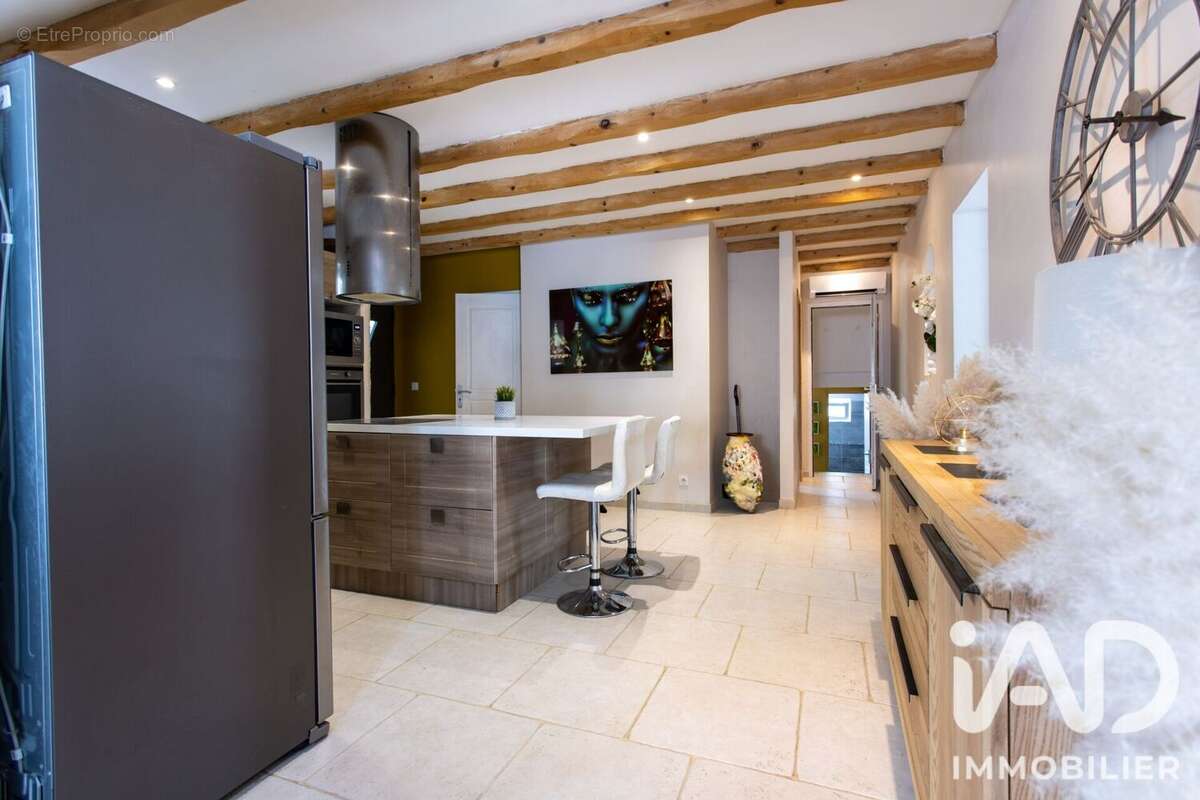 Maison 147 m² à Rochefort-Du-Gard  - photo 8