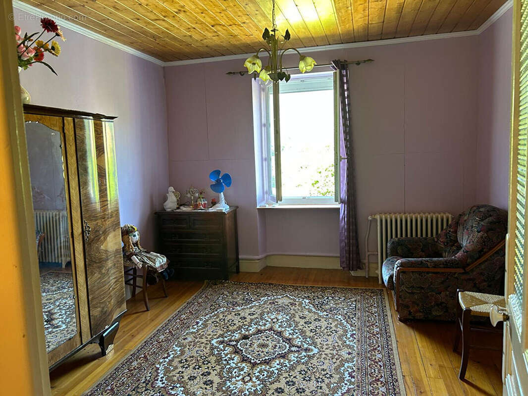 Maison à VIEU-D'IZENAVE