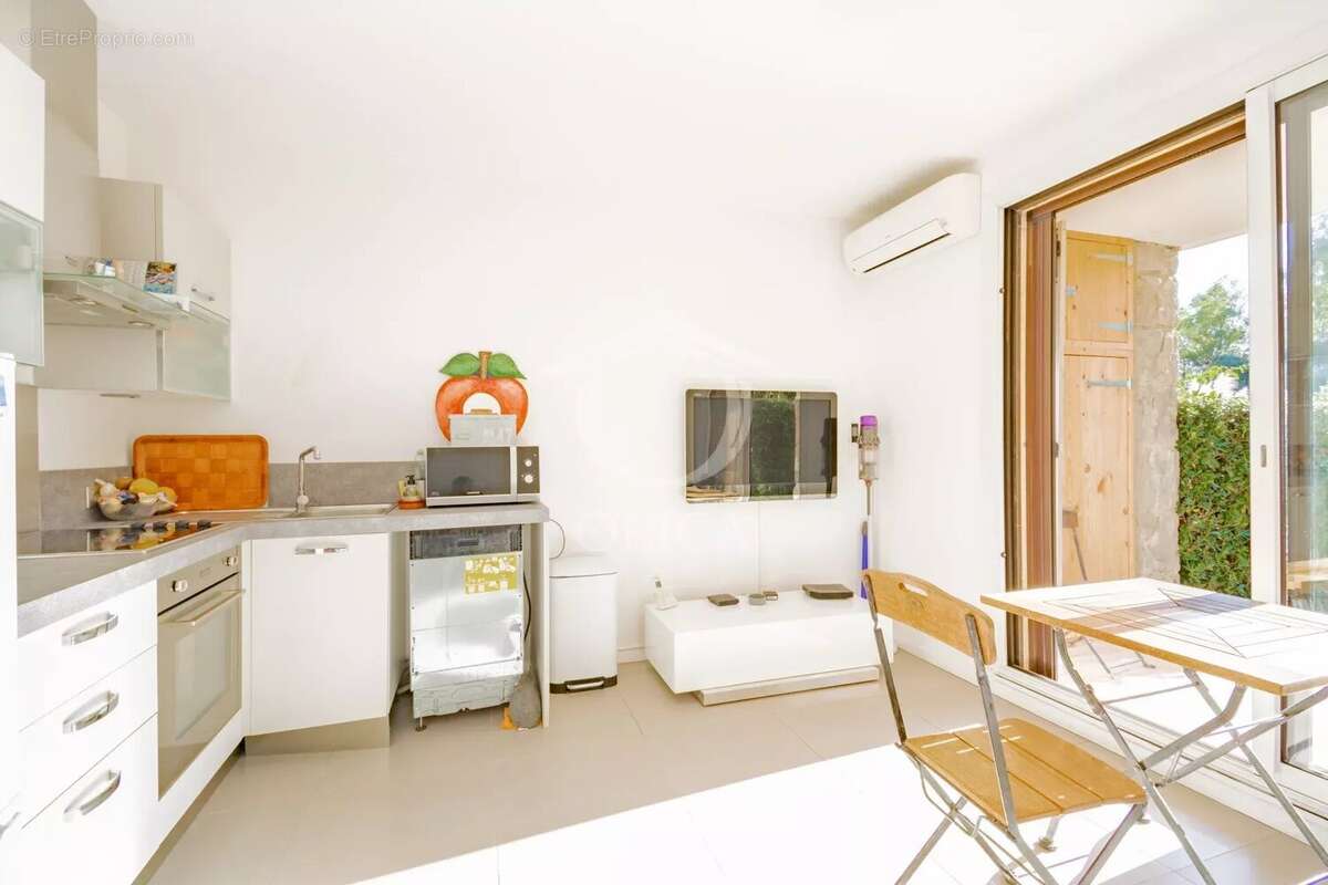 Hauts de vaugrenier - Appartement 3 pièces en rez-de-jardin - photo 9