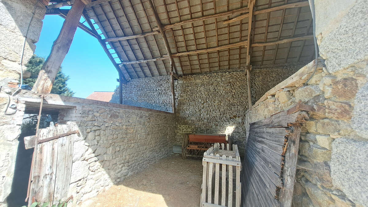 Maison à ESPINASSE