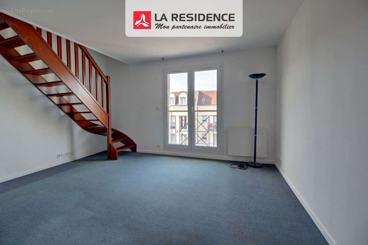 Appartement à LES CLAYES-SOUS-BOIS