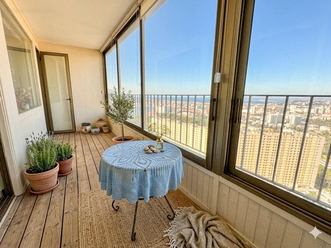Appartement à MARSEILLE-9E