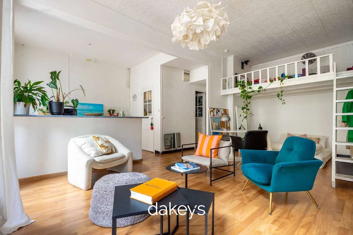 Appartement à MARSEILLE-6E