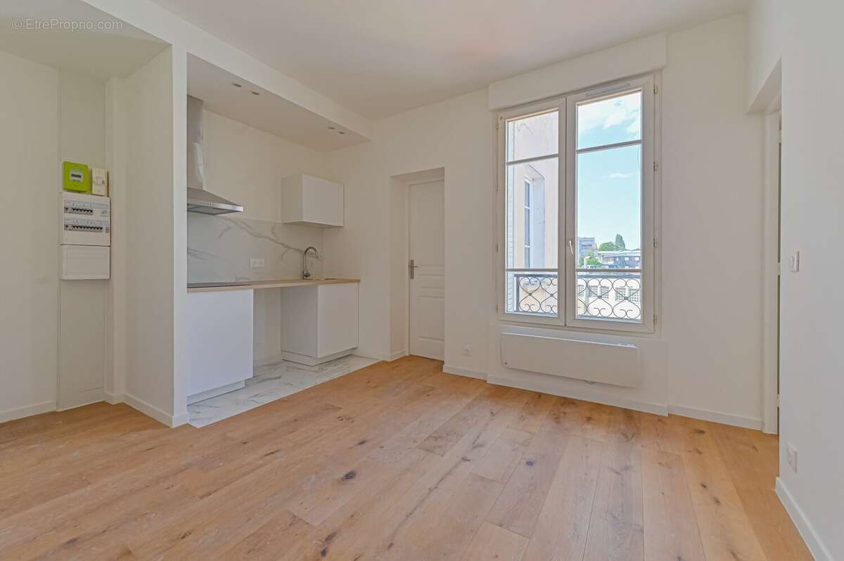 Appartement 30 m² à Les Lilas  - photo 2