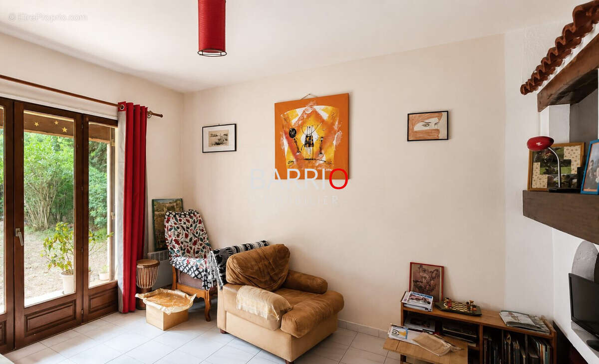 Maison 102 m² à Saint-Genis-Des-Fontaines  - photo 5