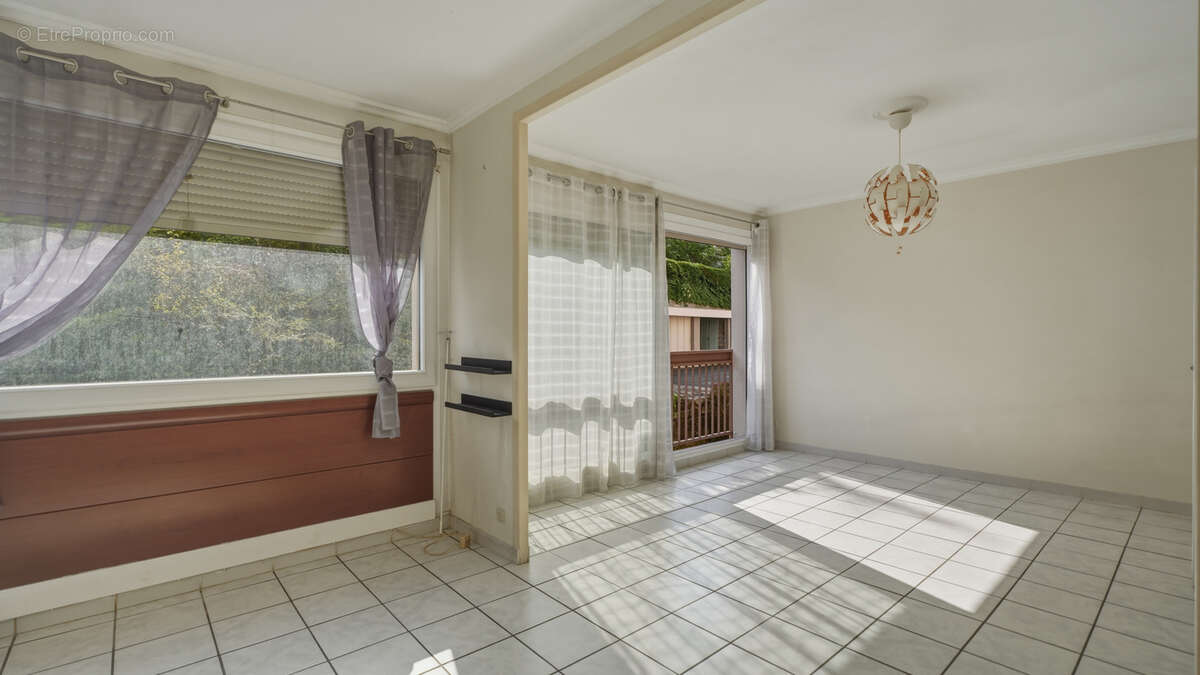 Appartement T3   68 m2   Clermont-Ferrand - photo 3
