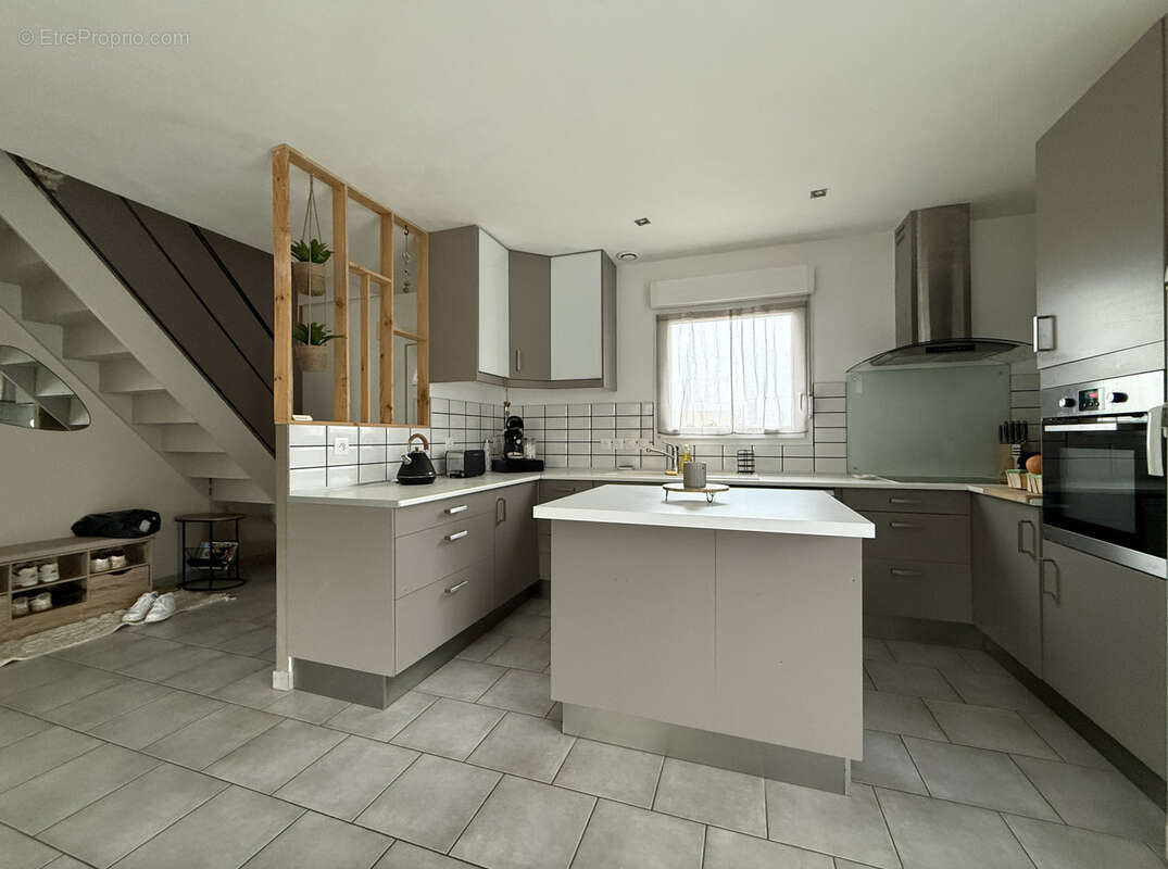 Maison à DOMBROT-LE-SEC