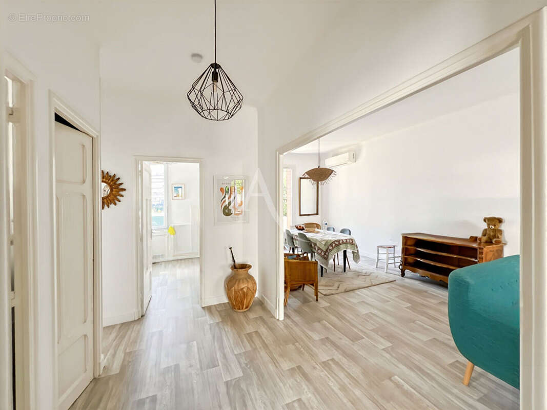 LE CANNET Maison indépendante de caractère avec 2 appartements et jardin - photo 6
