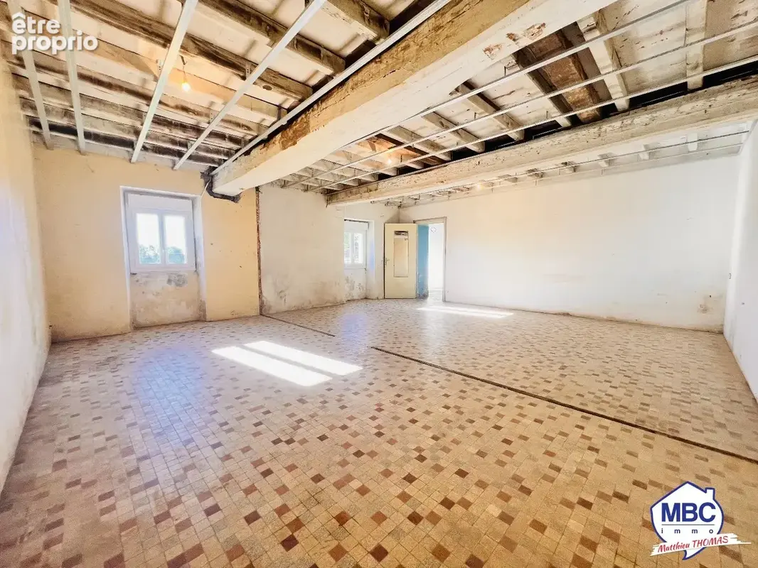 Longère de 192 m² avec grange, étang et forêt sur 2 hectares. - photo 2