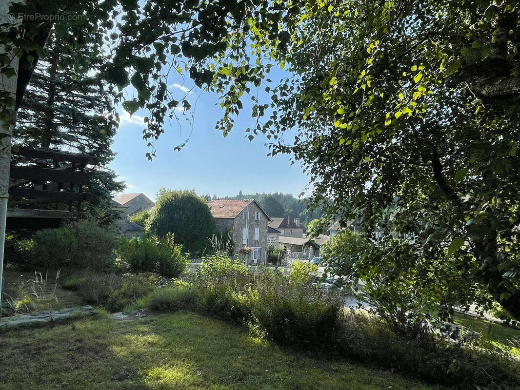 Maison à LE CHAMBON-SUR-LIGNON