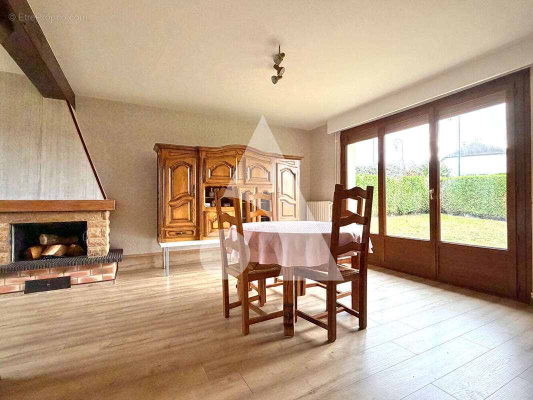 Maison à ARNIERES-SUR-ITON