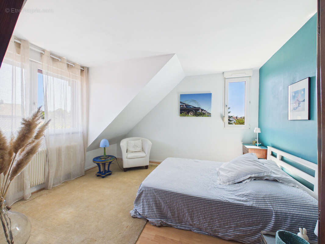 Maison familiale 7 pièces avec piscine à Pfastatt - photo 11