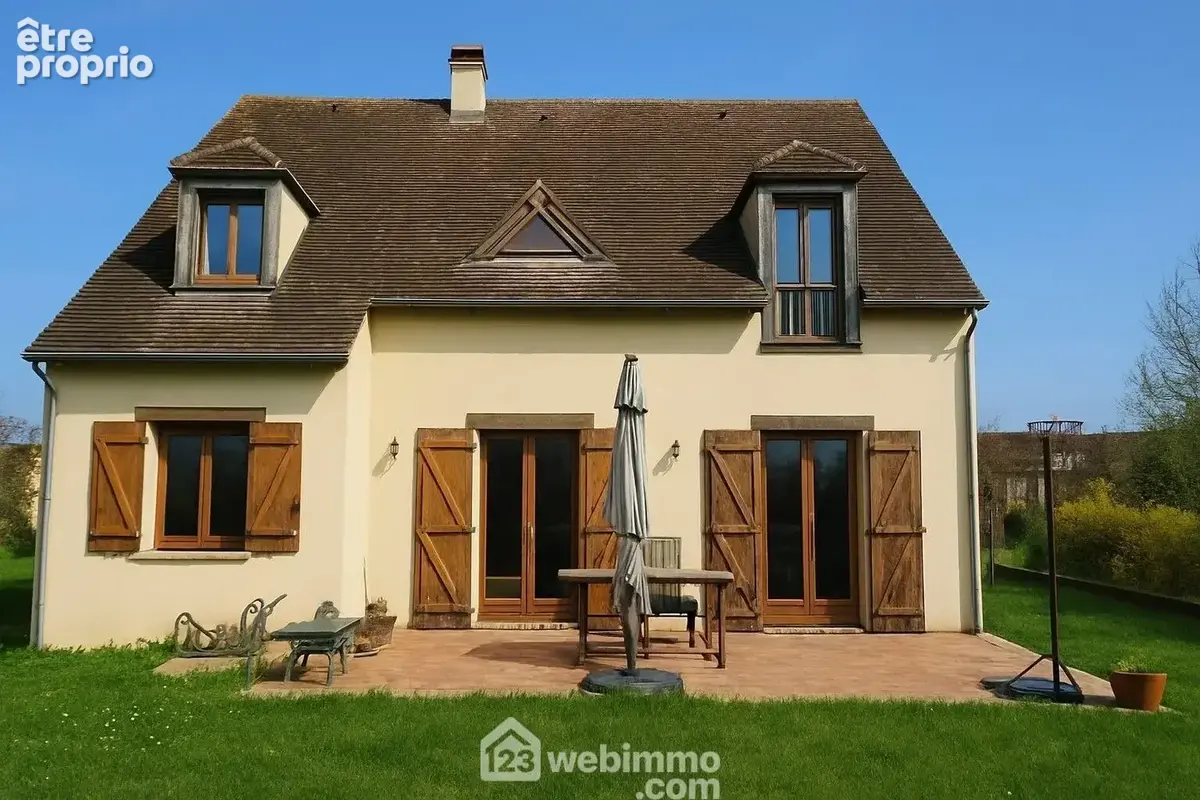 Venez découvrir cette maison de 2004 d'une surface de 138 m².