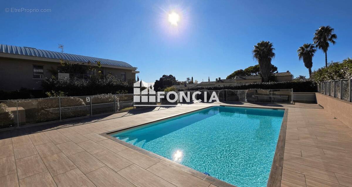 Appartement à VALLAURIS