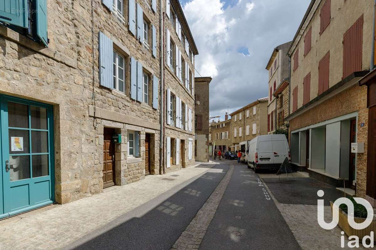 Maison 111 m² à Saint-Felicien  - photo 2