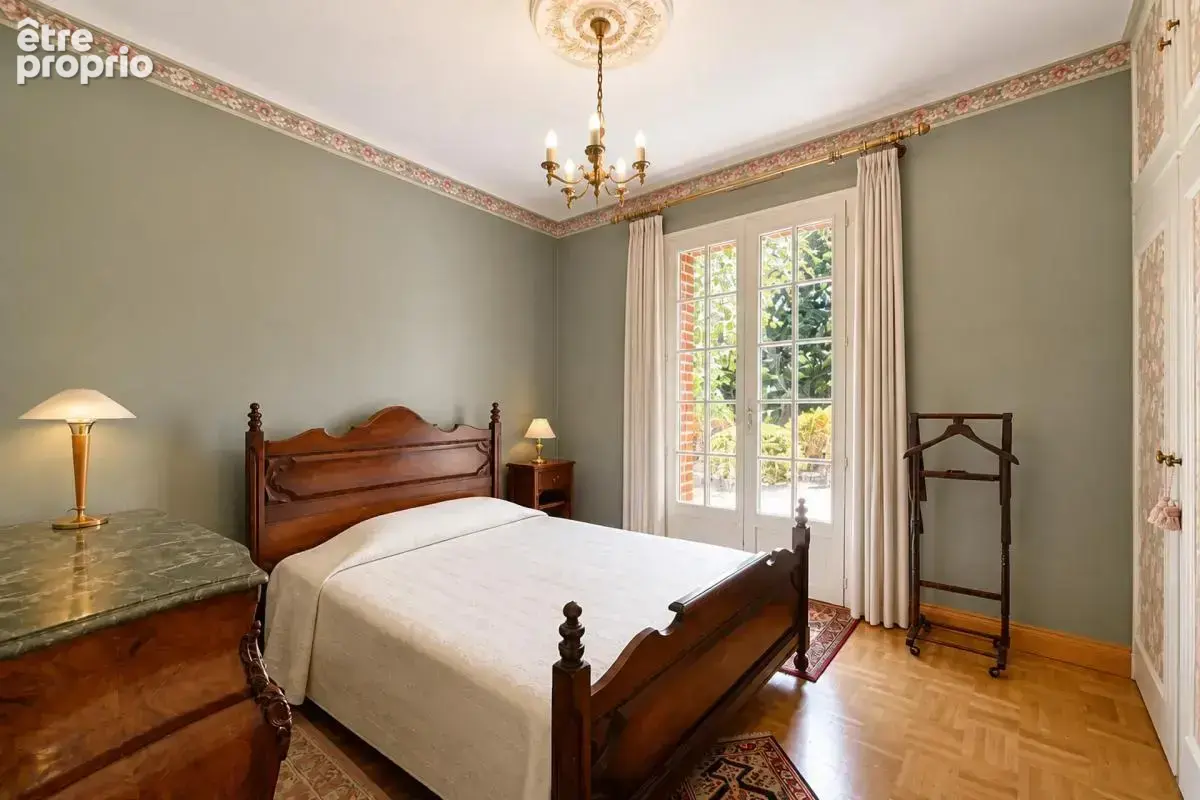 Maison de 5 pièces de 223 m² à Ligny-le-Ribault - photo 9