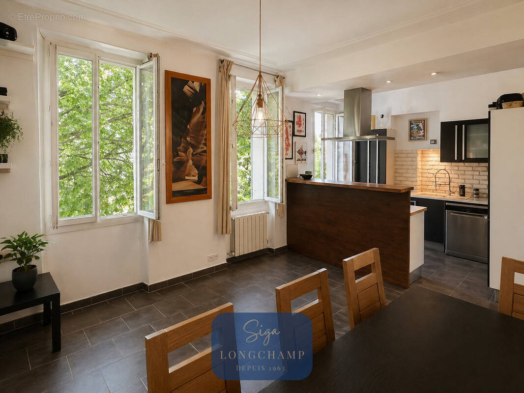 Appartement à MARSEILLE-1E