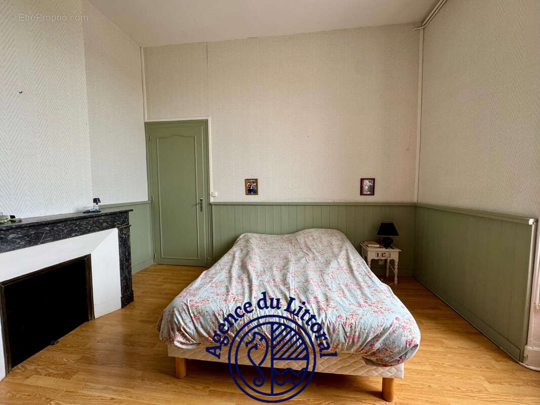 Maison à CORME-ROYAL