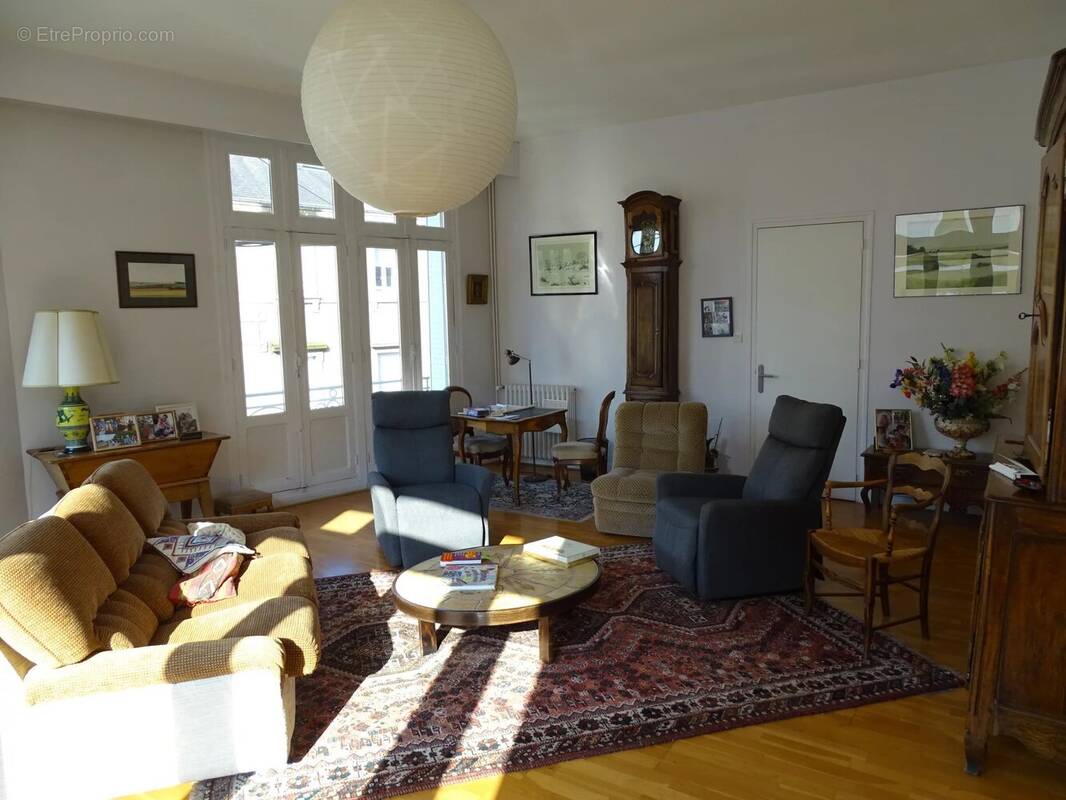 Appartement à MONTCEAU-LES-MINES