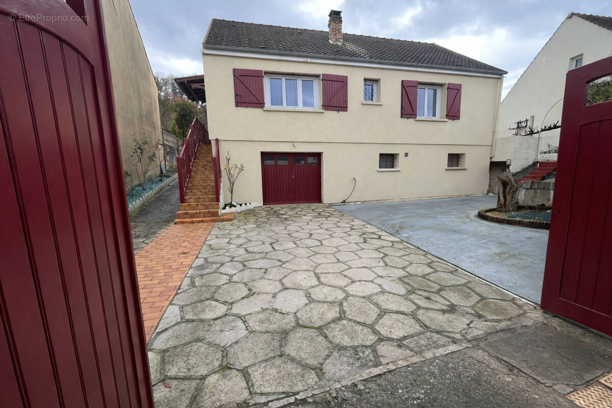 Maison à PONT-SAINTE-MAXENCE