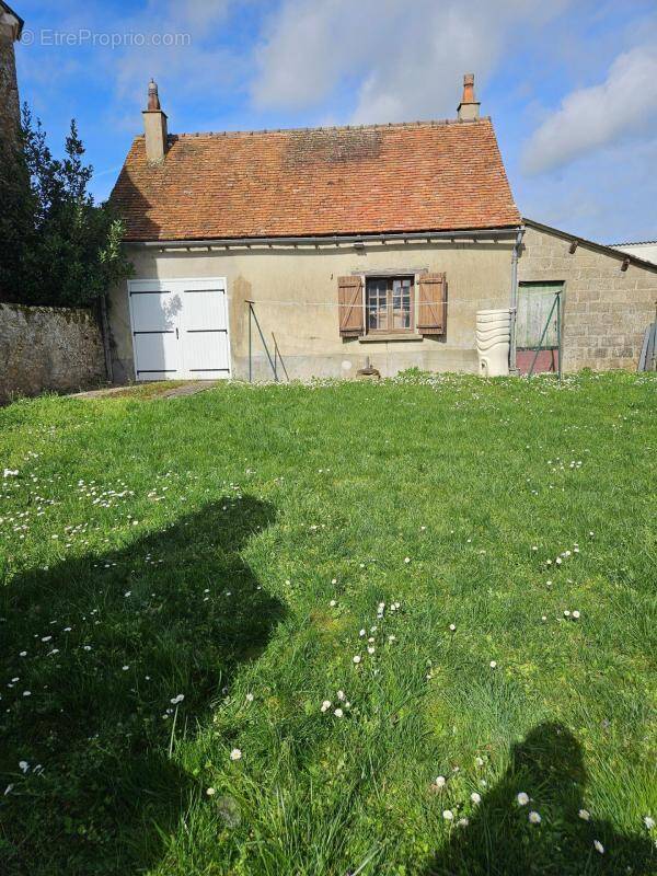 Maison à COULANS-SUR-GEE