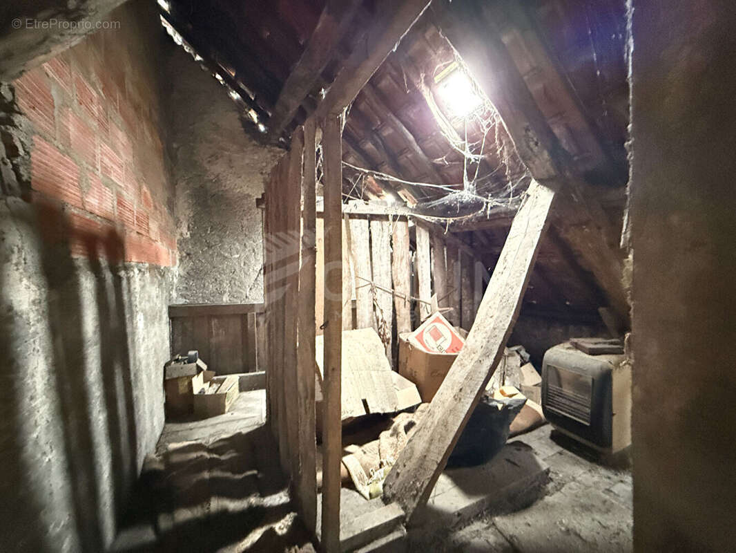 Immeuble de rapport à Cosne Cours Sur Loire - Rentabilité brute actuelle de 8 % - photo 9