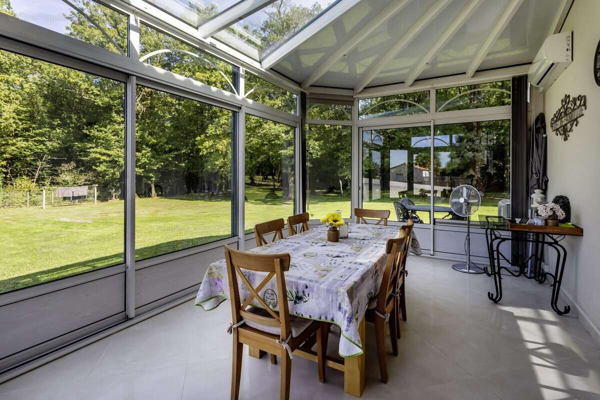 Maison à MOUTHIERS-SUR-BOEME