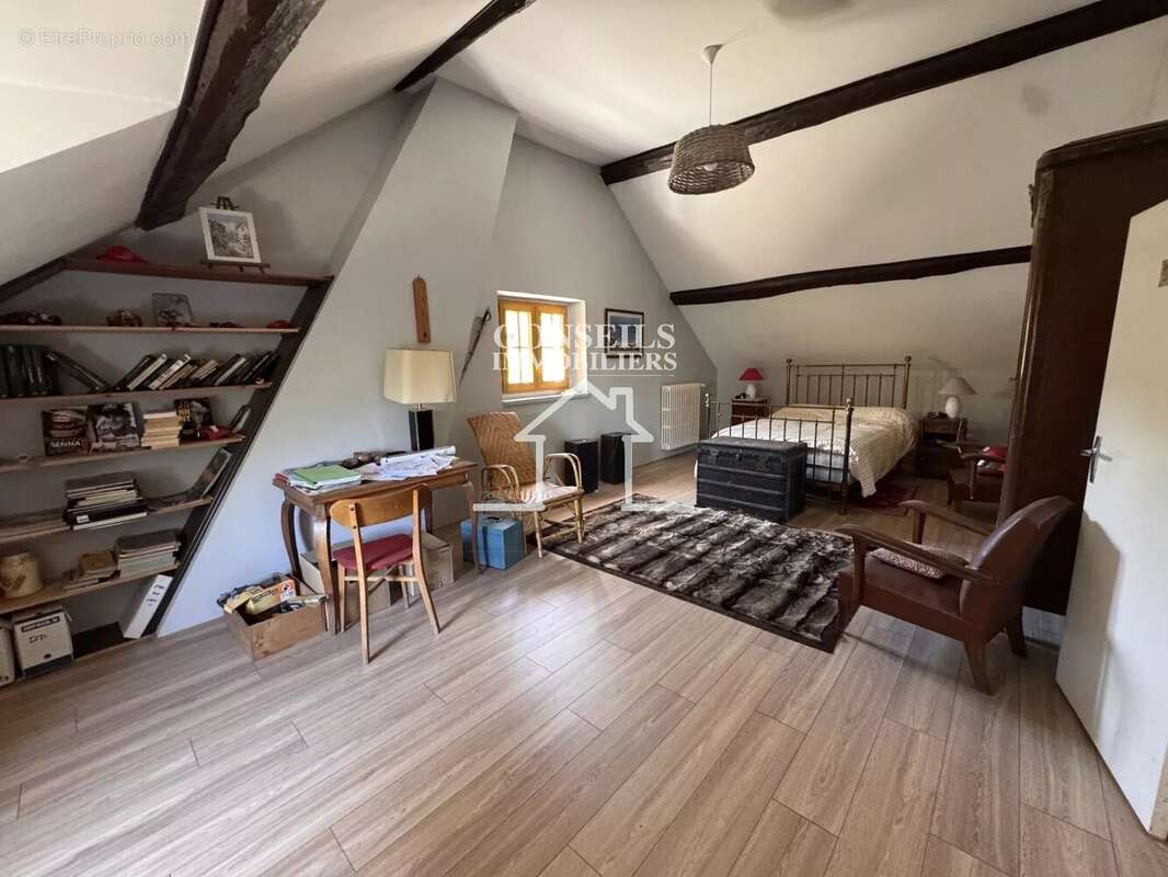 Maison à SAINT-JULIEN-DU-SAULT