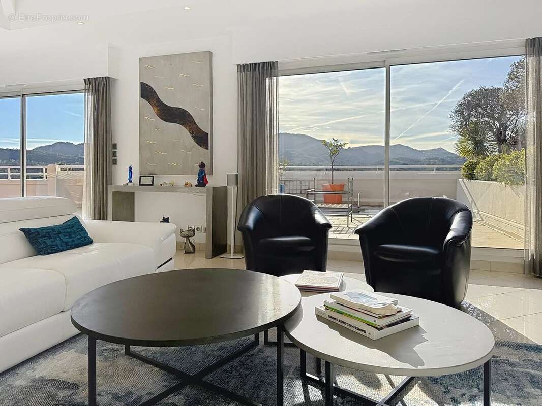 Appartement à MANDELIEU-LA-NAPOULE