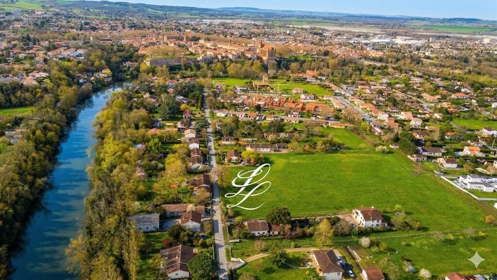 Terrain à LABASTIDE-SAINT-GEORGES