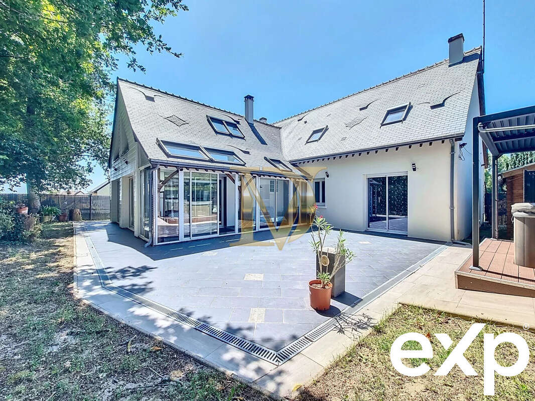 Maison à LA CROIX-EN-TOURAINE