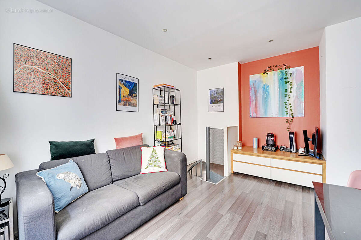 Appartement à PARIS-10E