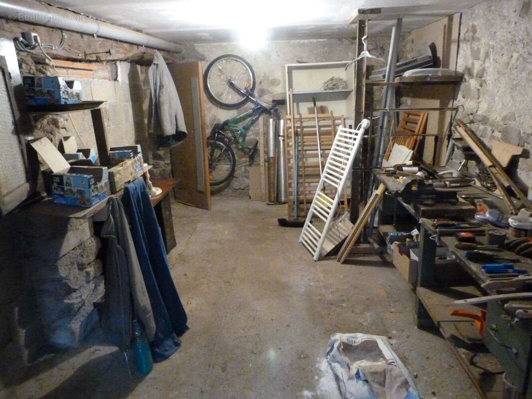 Maison à SAINT-HILAIRE-DE-COURT