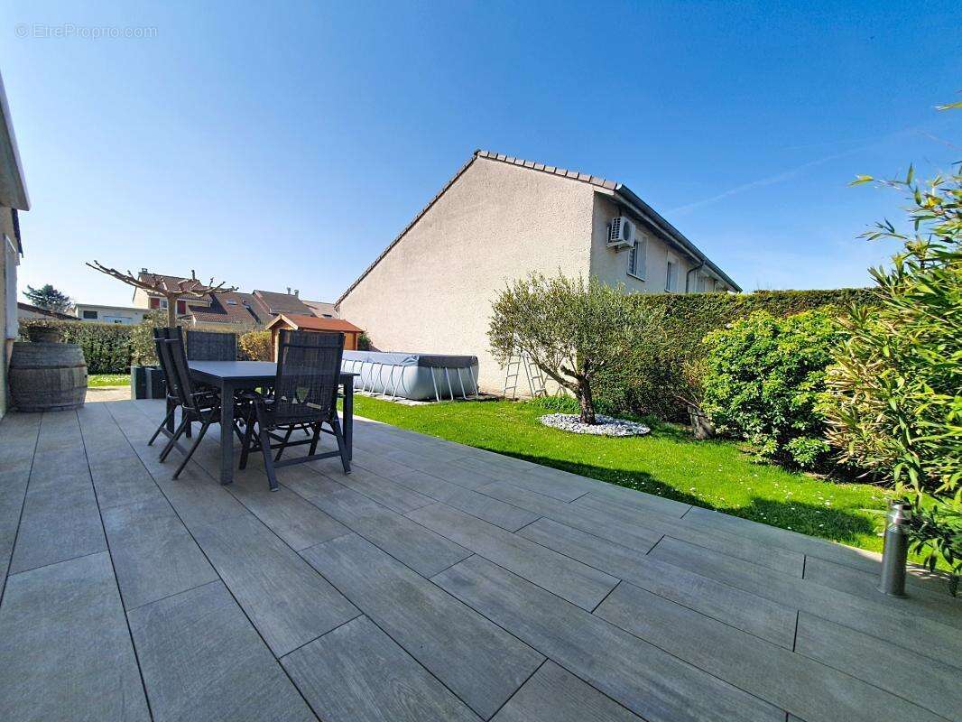 Maison à SAINT-SYMPHORIEN-D'OZON