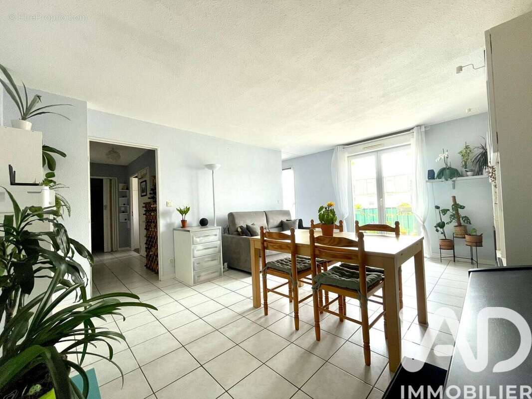 Photo 2 - Appartement à MONTEREAU-FAULT-YONNE