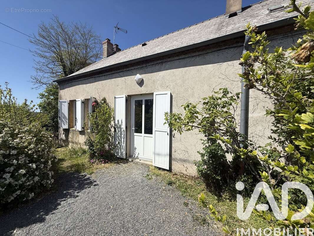 Maison 137 m² à Neuvy-Grandchamp  - photo 4
