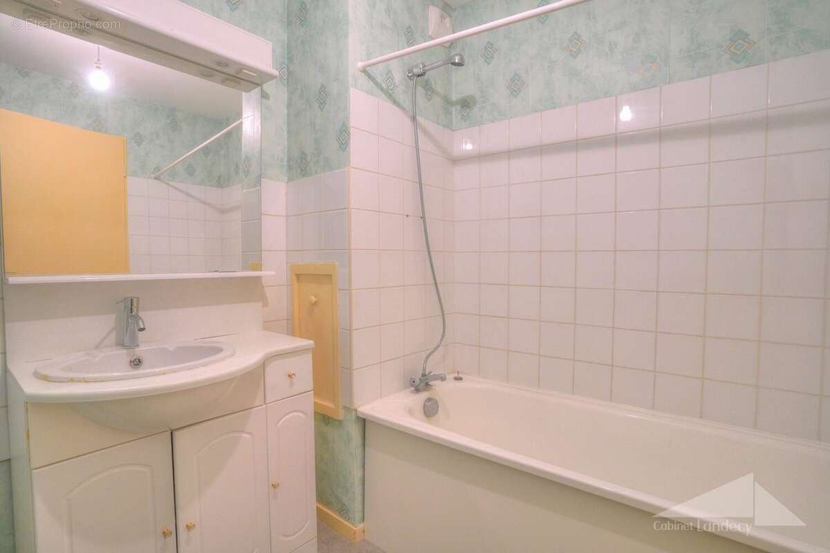 Appartement à THOIRY