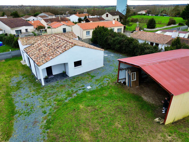 Maison à SAINT-CYR-EN-TALMONDAIS