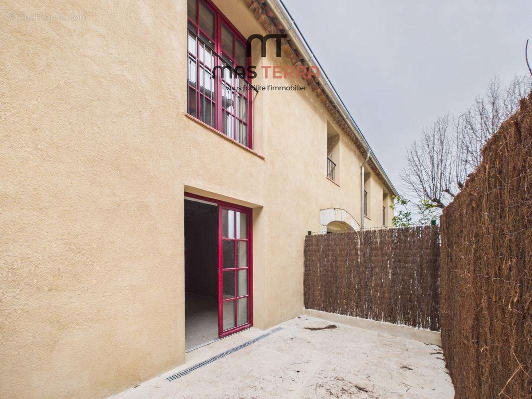 Appartement à CHATEAUNEUF-GRASSE