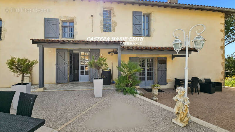 MAGNIFIQUE DOMAINE  à vendre 39 pièces AUCH (32)  sur 4,5 hectares - photo 8