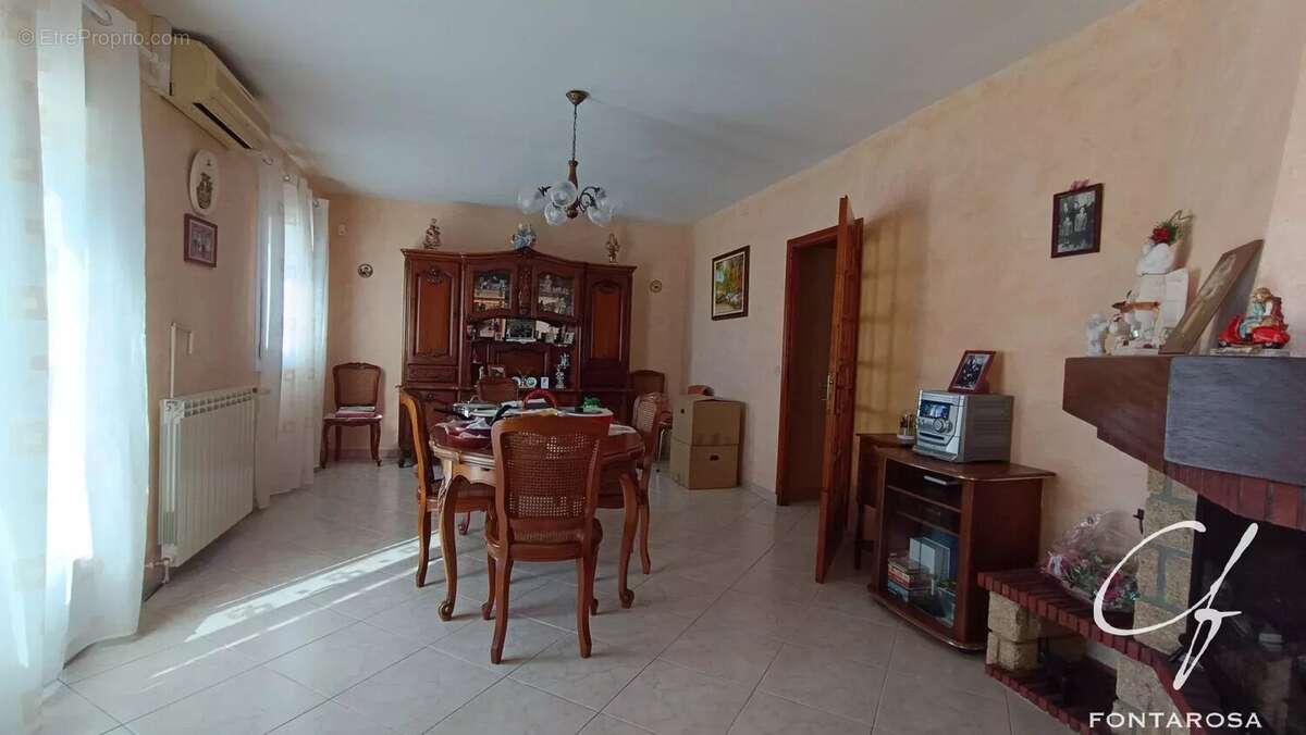 Maison à LE MUY