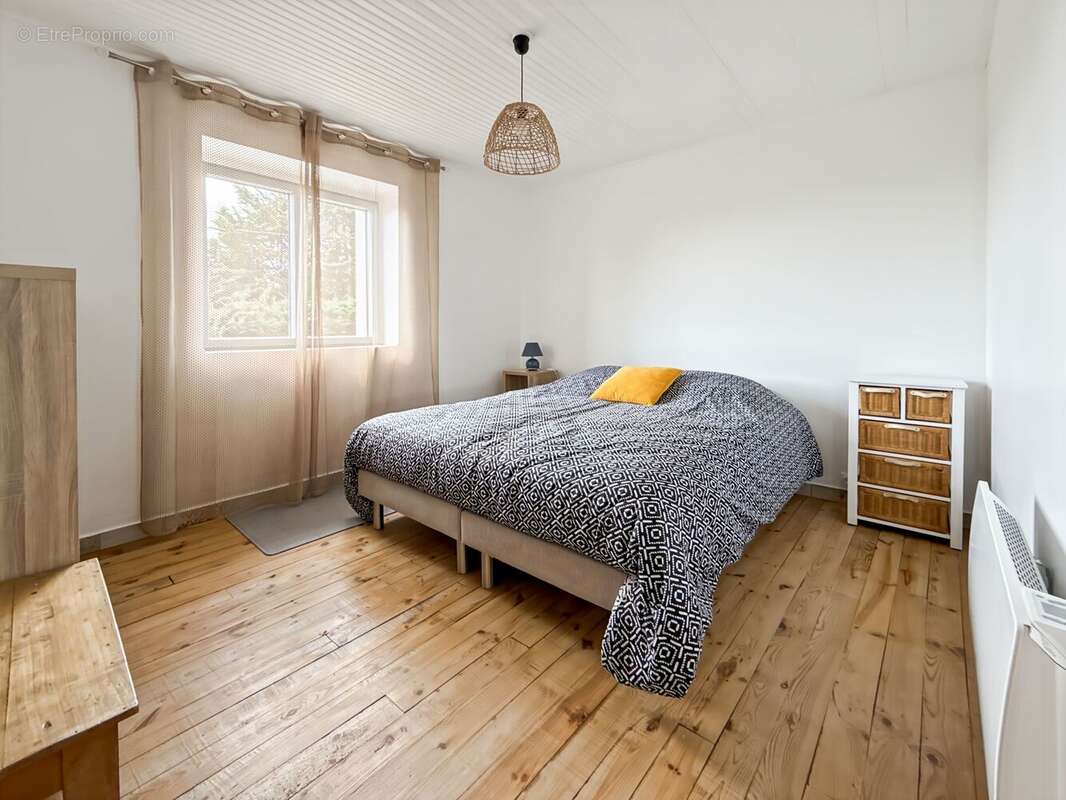 Maison 100 m² à Marcilly-Le-Chatel  - photo 8