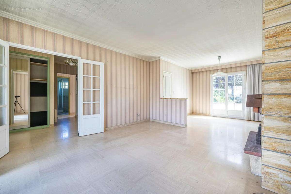 Maison Familiale de 6 pièces 140 m² et jardin de 1000 m2 ! - photo 3