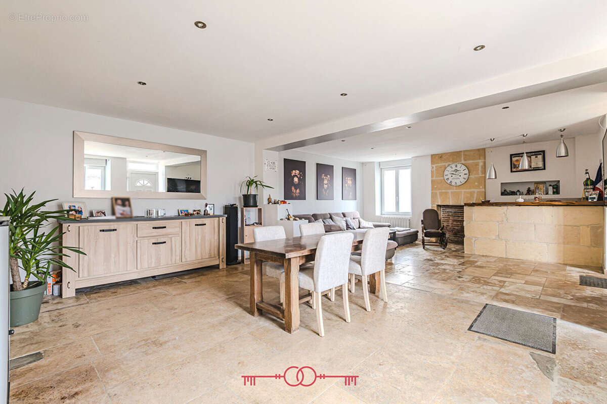 Ensemble immobilier de caractère à Montigny-sur-Vesle : 2 maisons, dépendances et fort potentiel - photo 12