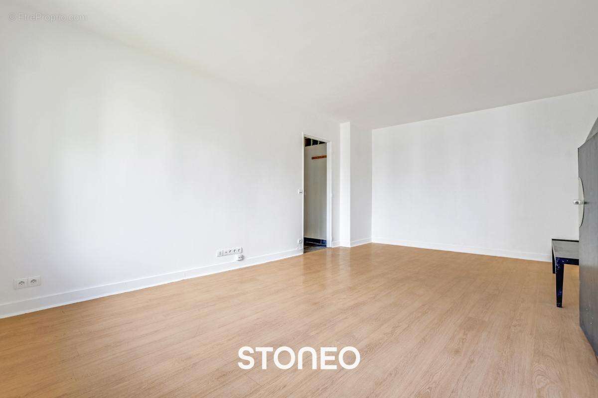 Appartement à PARIS-14E