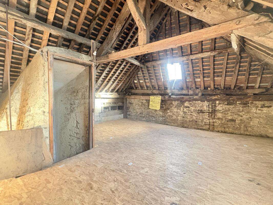 Maison à LANDELLES-ET-COUPIGNY