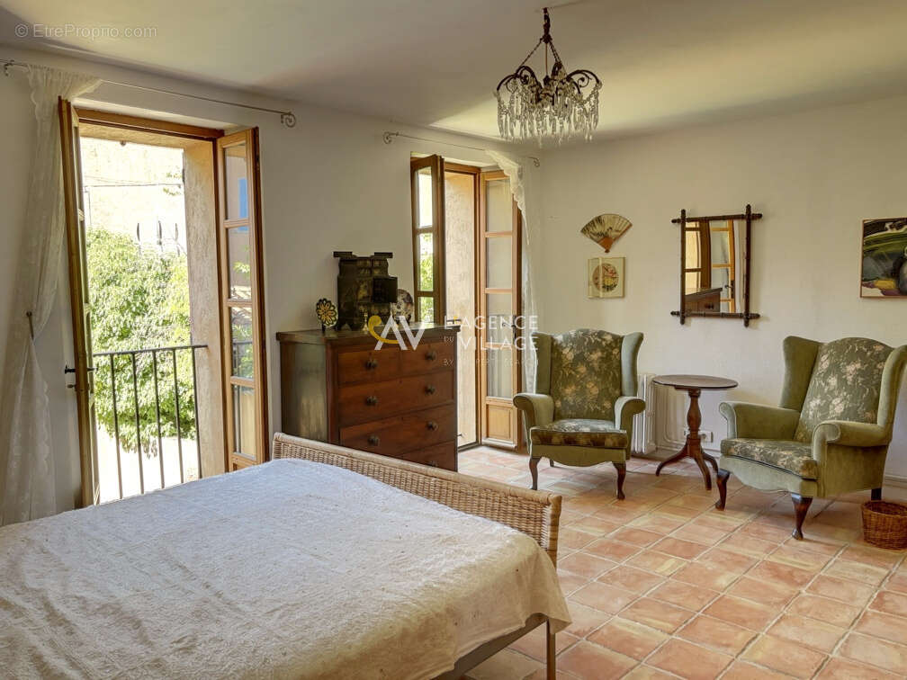 Maison à LA GARDE-FREINET