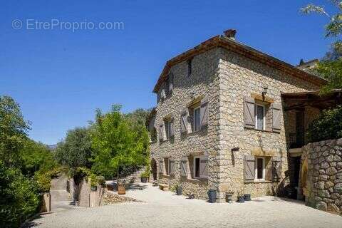 Maison à MONTAUROUX