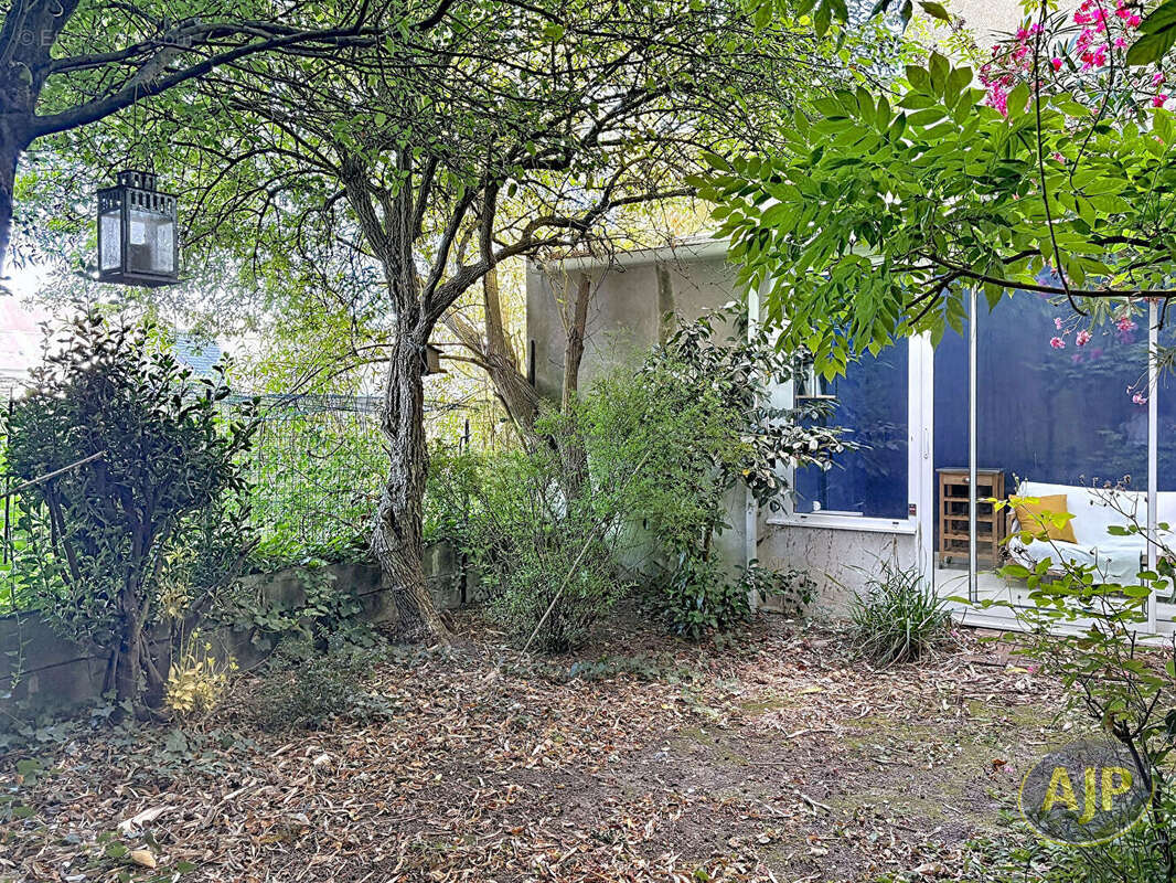 Nantes Dobrée / Sanitat : Un esprit « petite maison » avec jardin privatif - photo 17