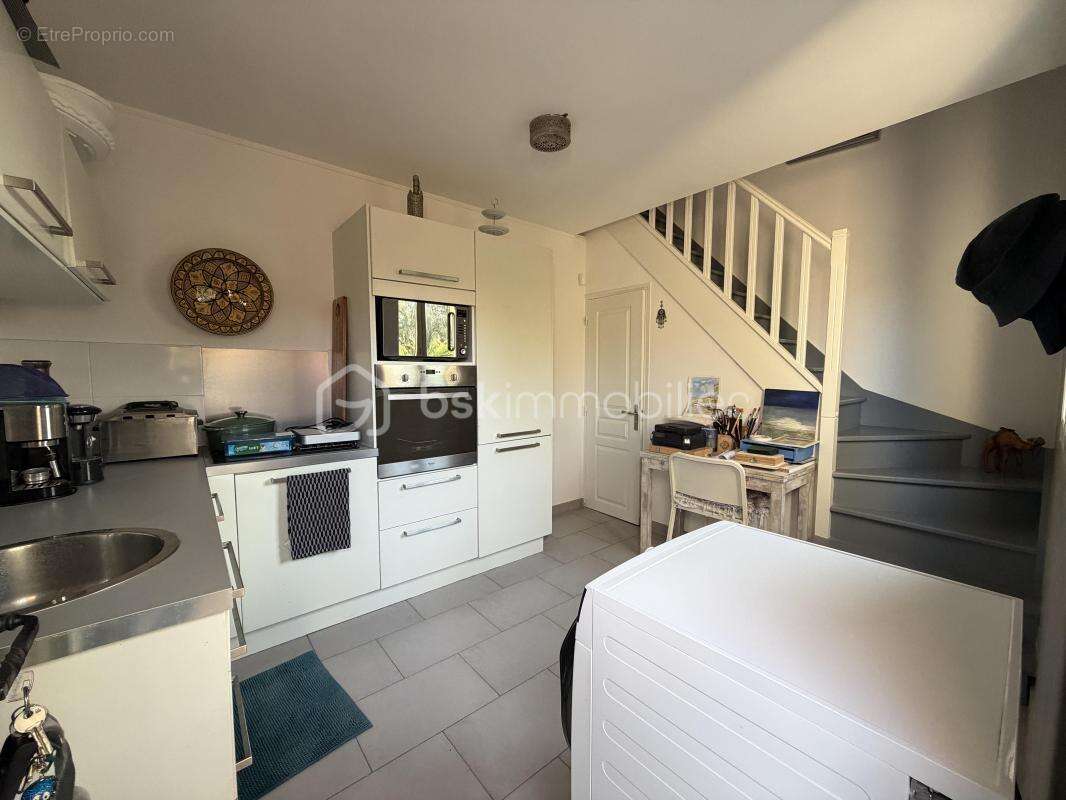 Maison à VERT-SAINT-DENIS